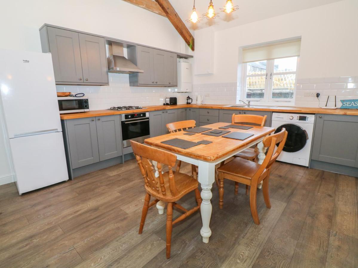 Cefn Bryn Bach Villa คริกเคียธ ภายนอก รูปภาพ